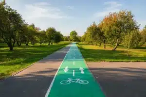 En bici por Cornellà: cómo moverte de forma cómoda, segura y sostenible