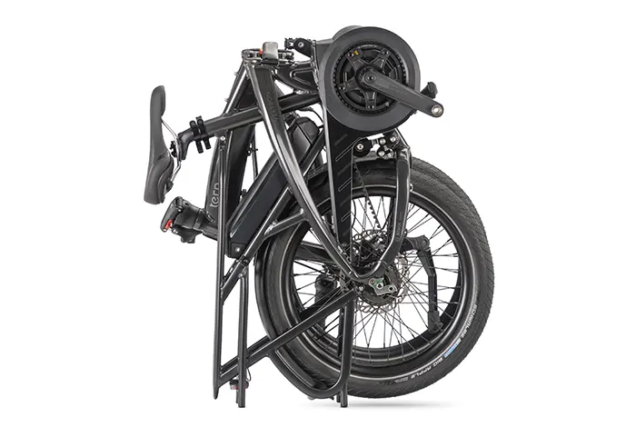 Bicicleta plegable Tern Vektron en color negro, modelo doblado